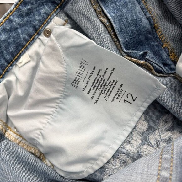 Jennifer Lopez Mid Rise Crop Boyfriend Jeans Size 12 Blue Embroidered Stretch Fl - Picture 6 of 11